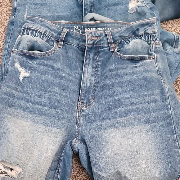 Women's Jeans Bundle - Picture 3 of 7